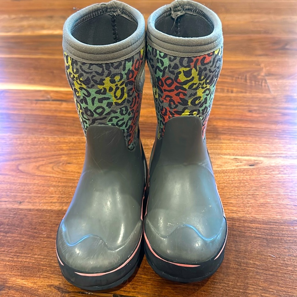 Bogs Neo Classic snow boot. Kids size 11